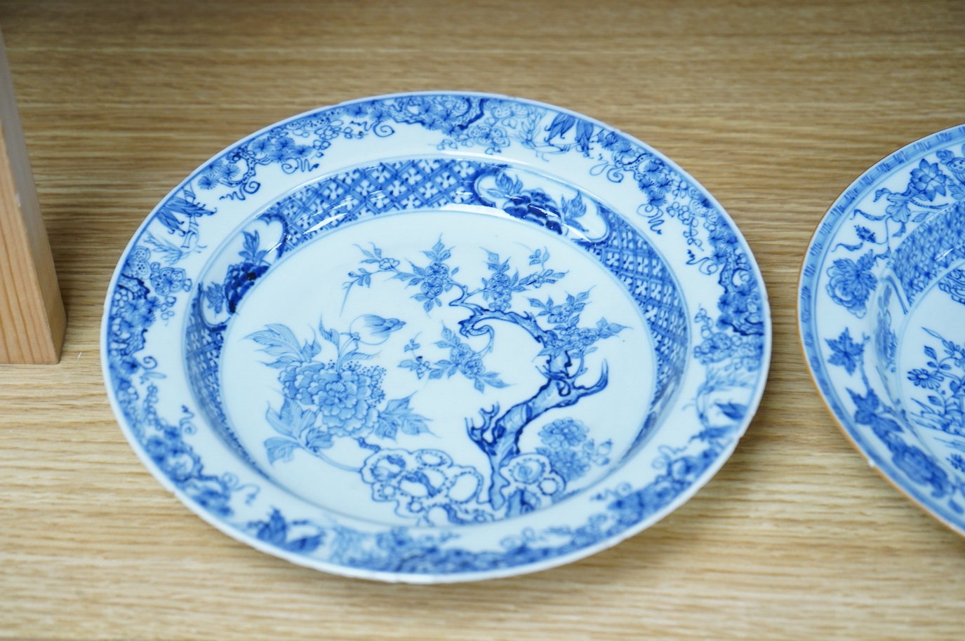 Two Chinese blue and white plates, Yongzheng, 22cm